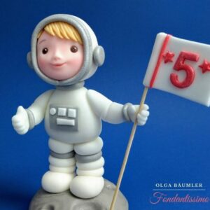 Astronauten- Tortenfigur aus Fondant